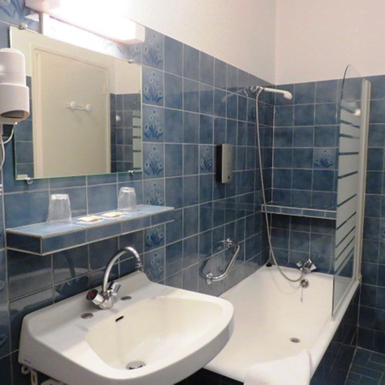 Le Relais Du Pont De Rhodes Frayssinet Phòng bức ảnh