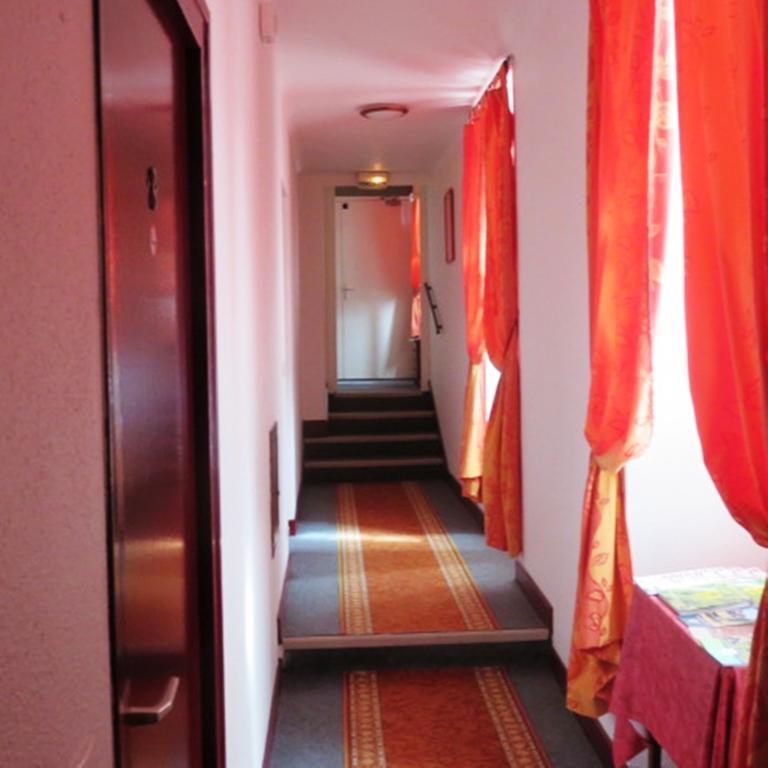 Le Relais Du Pont De Rhodes Frayssinet Phòng bức ảnh